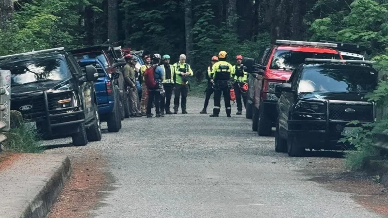 Rescue team recovers body below High Steel Bridge in Mason County