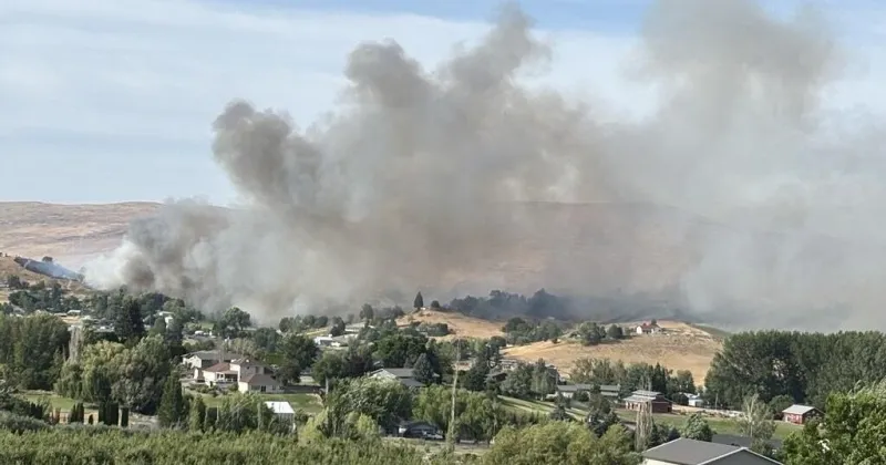 Evacuation orders lifted after fast-moving Humann Fire near Selah