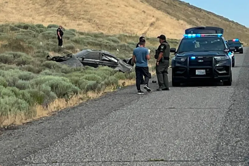 I-82 Rollover Near Kennewick Ends With Foot Chase Through Fields