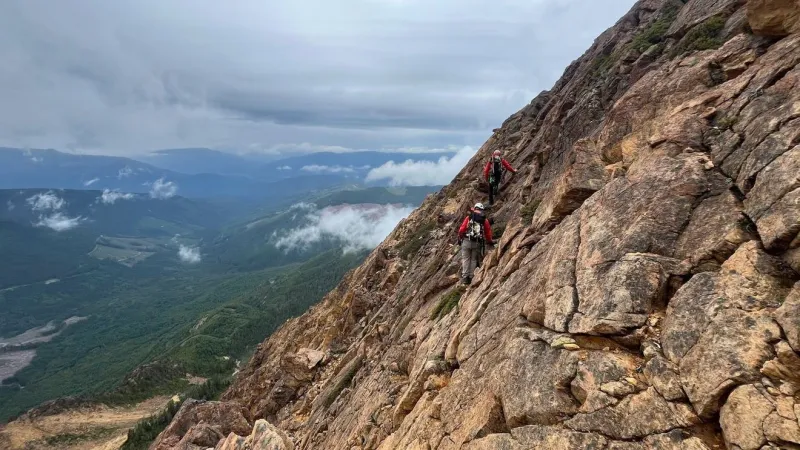 Missing B.C. hiker found dead in Twin Sisters mountain range after extensive search