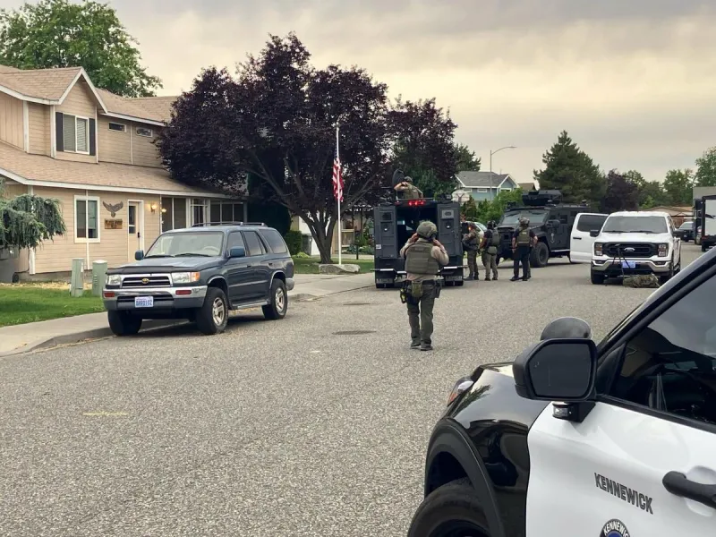 2 Rescued From Kennewick Residence After Terrifying Roommate Death Threat, Standoff