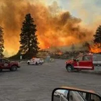 Firefighters respond to two fires north of Selah