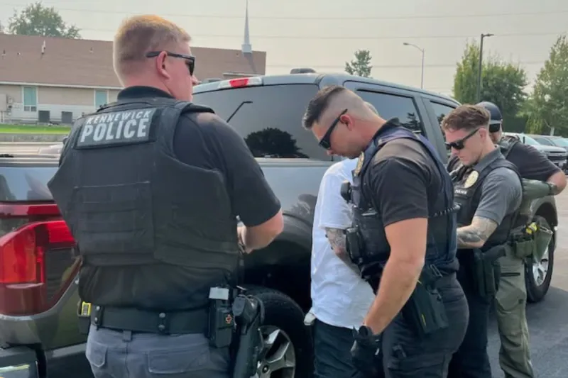 Kennewick Kidnapping Suspect Turns Himself in, Taken Into Custody