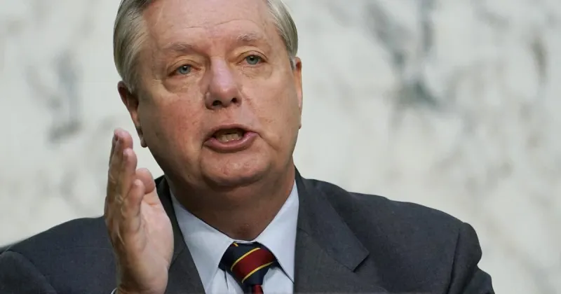 Commentary: Anyone who wanted Lindsey Graham's career had to appear straight. And the closet persists.