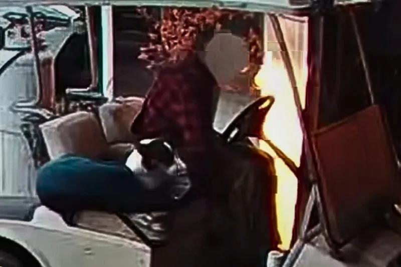 Video Captures Man Setting Garage on Fire With Blow Torch