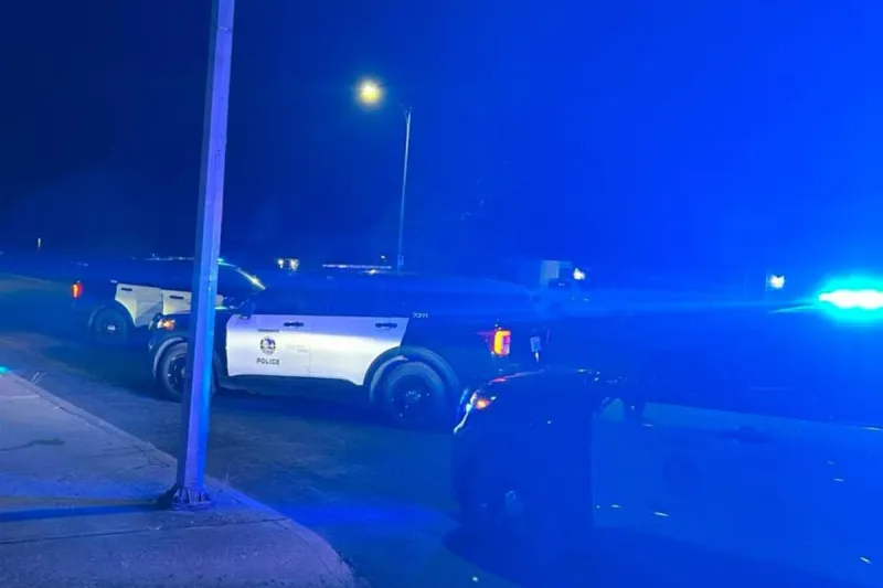 Gunman Pistol-Whips Two Victims, Steals Car in Kennewick