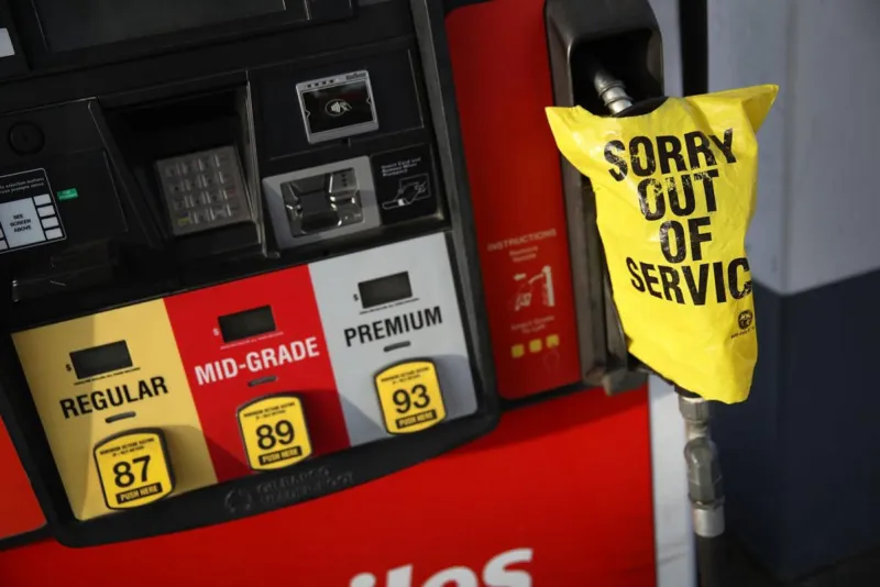 Moses Lake Driver Takes Nozzle and Gas Pump With Them --Doesn't Stop!
