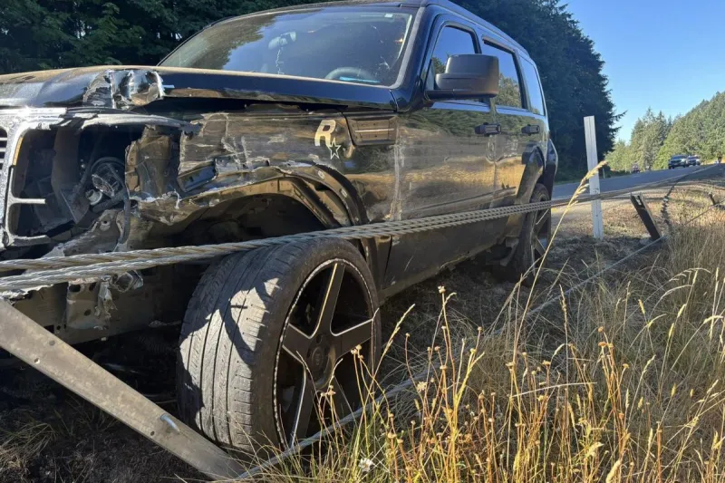 Driver Abandons Jeep After Smashing into a Cable Barrier on SR-8