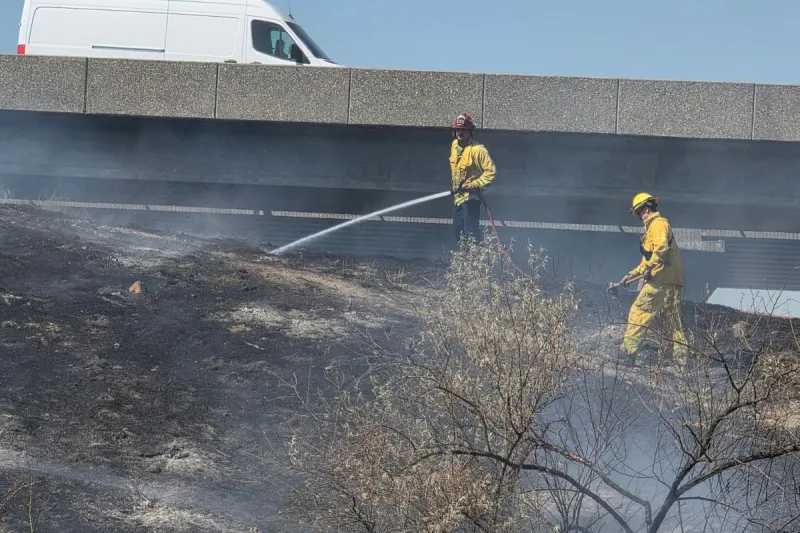 A Fast-Moving Brush Fire Started Below US-395 in Kennewick