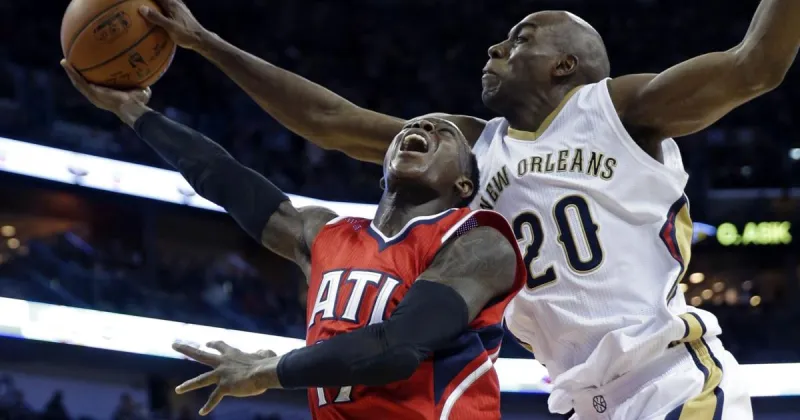 Former Washington star, coach gets first head coaching job