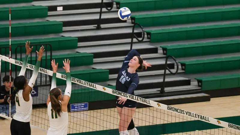 Vikings Fall to Cal Poly Pomona in Three Sets