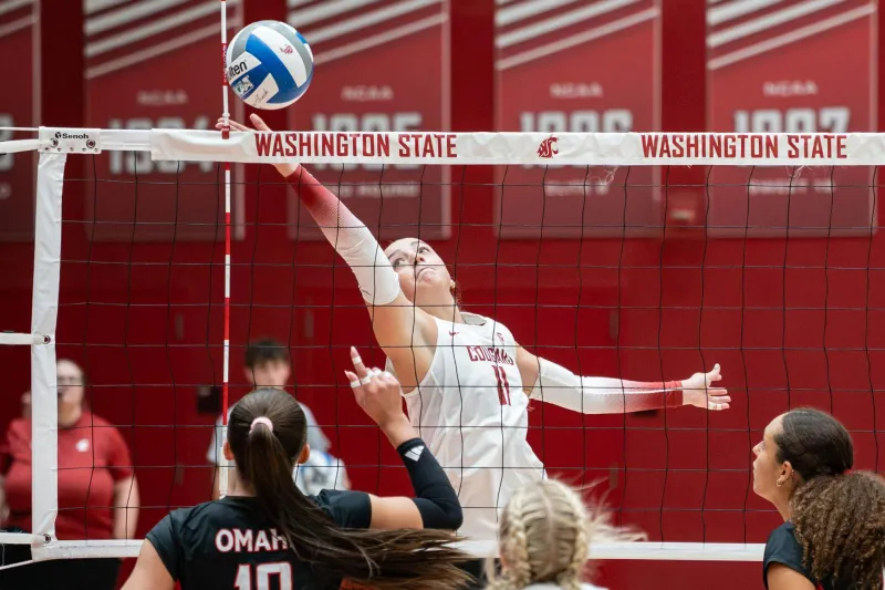 Cougars take No. 25 Oregon the distance in four-set loss