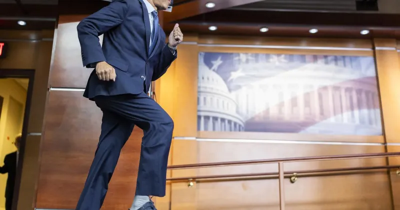 Opinion: Democratic leader saves wrath for moderates, not socialists