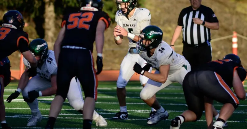 Football Roundup: Woodland falls to La Center in home opener
