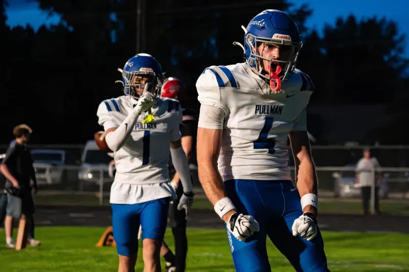 Evergreen Gallery : Pullman Defeats Moscow in Battle of the Boarder
