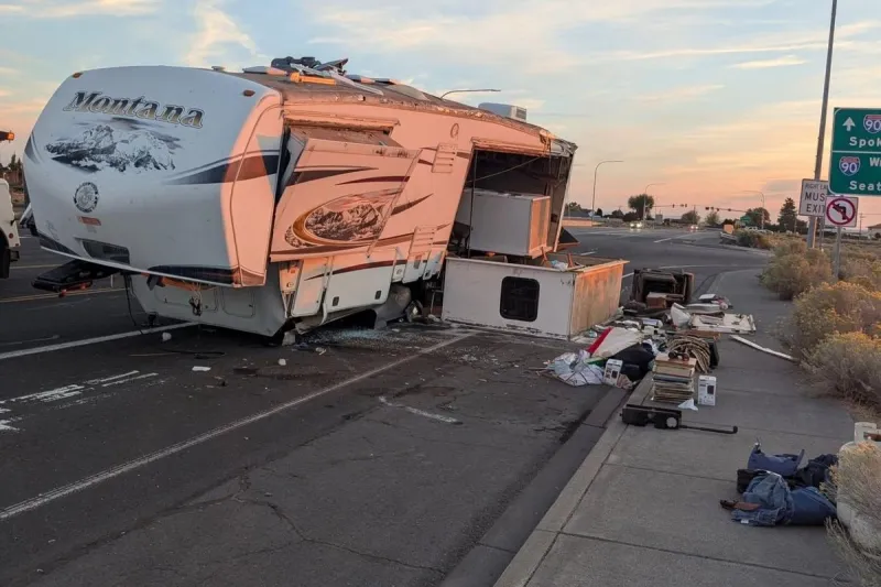 Travel Trailer Overturns at I-90 and West Broadway in Moses Lake