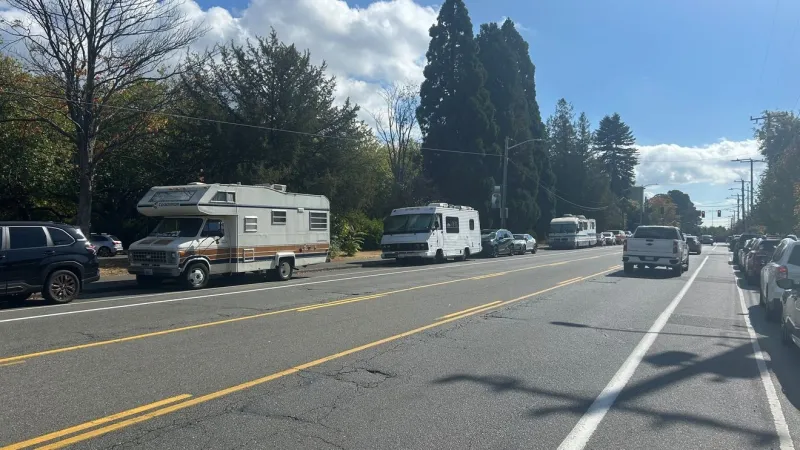 Seattle advances RV permit plan with housing help and new parking restrictions