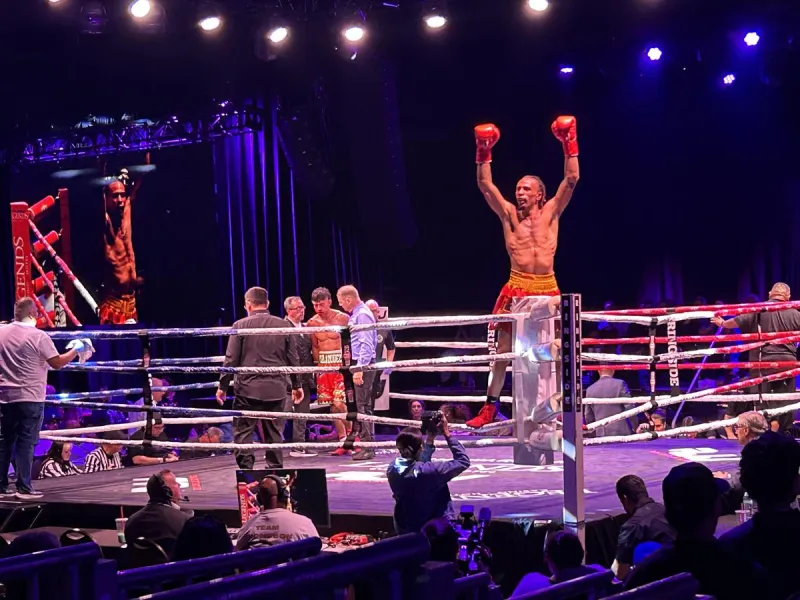 Enter To Win: Roy Jones Jr Boxing @ Legends!