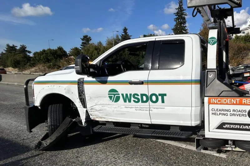 Sleeping Driver Smashed Into a WSDOT Truck on I-5 Near Northgate