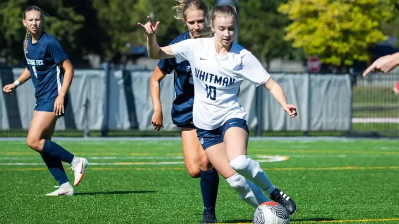 Women's Soccer Drops Bucs, Remains Perfect In NWC