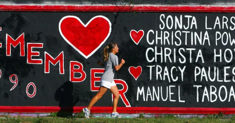 Mike Bianchi: ESPN's '14 Days in Gainesville' took me back to a time when fear and football collided