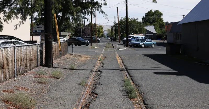 Request to amend Yakima trolleys' historic register listing delayed at city's behest