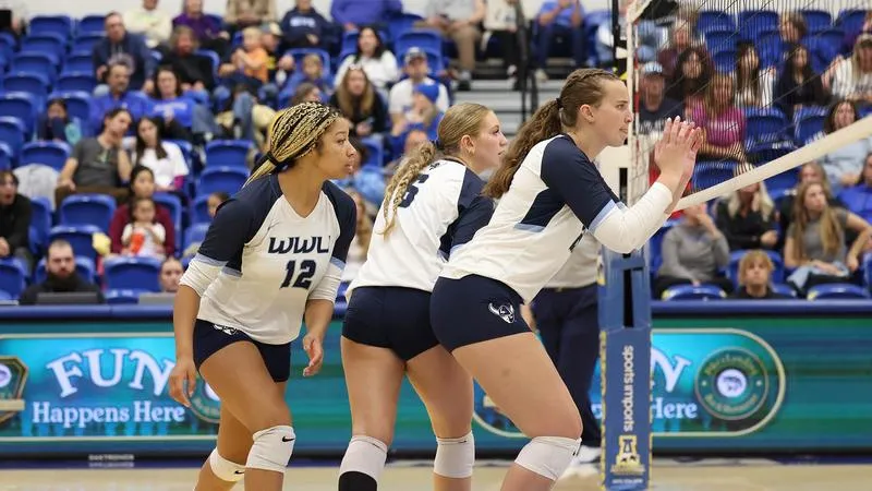 Vikings Drop Four Set Match at No. 22 Alaska Fairbanks