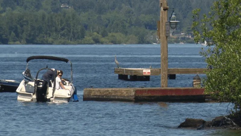 Overflow spills 18K gallons of sewage into Lake Washington; beach closures posted