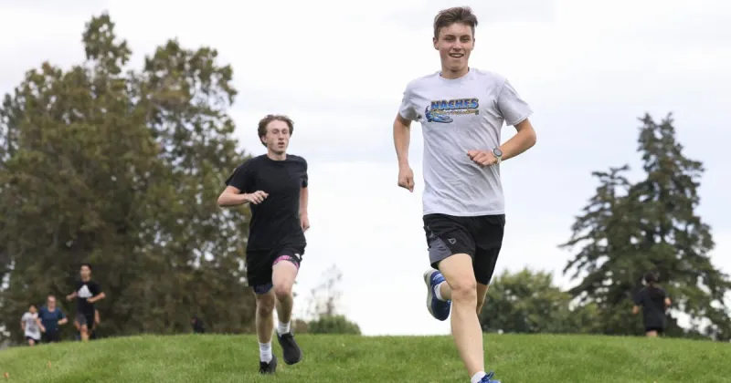 Davis senior Josh Whitney reaching new heights this cross country season
