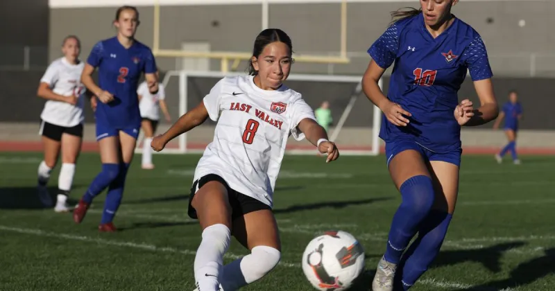 Prep roundup: Kalixta Diaz delivers winner to give East Valley sole control of CWAC girls soccer lead