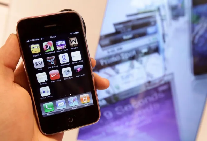 WA Governor's Proposed School Plan Would Take Away Your Kids Cellphone