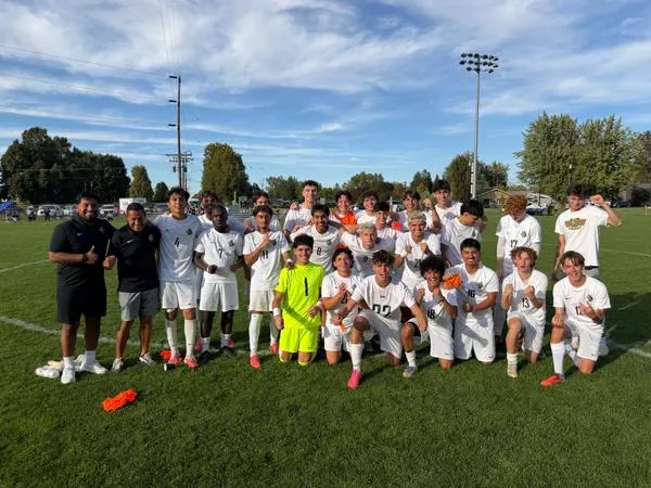 Wolves Claim First Conference Win, Shutout Warriors