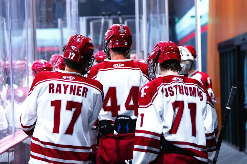 Huskies pummel the Cougs in the Apple Puck