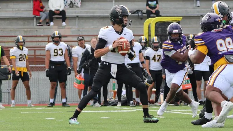 Mahaffey Rallies Lutes Past Bearcats for 2nd Straight Season