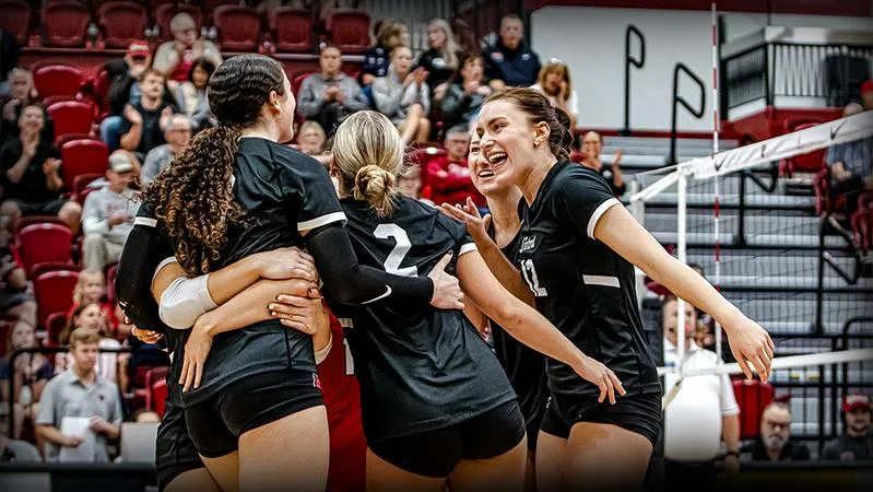 Wildcats Outlast Falcons, Extend Sweep Streak to Six Straight