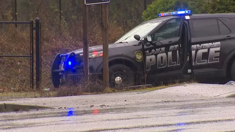 Lake Stevens police, sheriff's office investigate after man found shot inside car