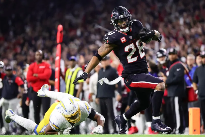 Seahawks Decide NOT to Sign Joe Mixon After Physical