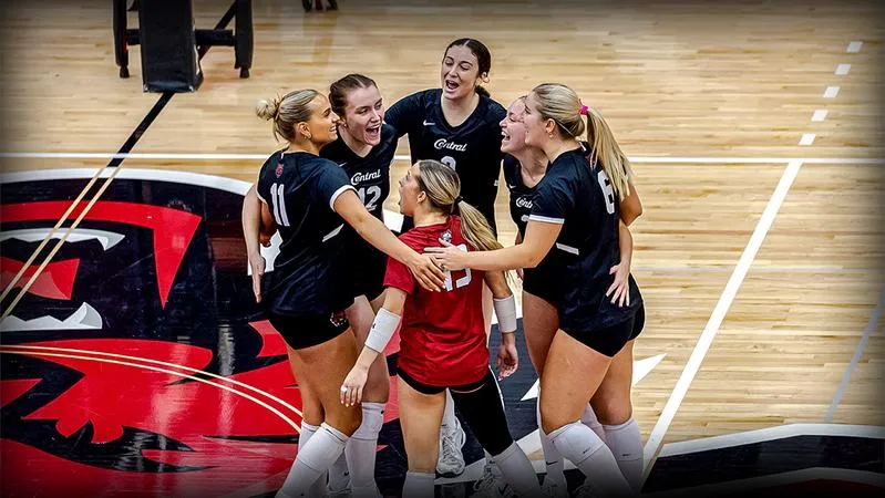 Red-Hot Wildcats Host Northwest Nazarene for Homecoming