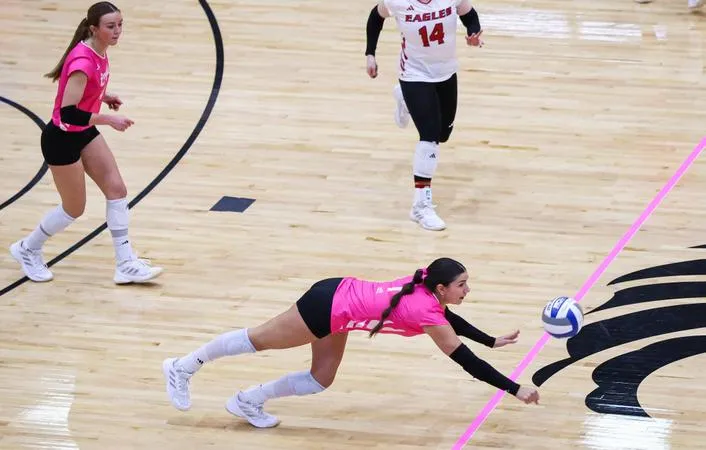 Eagles Fall to Idaho in four Sets