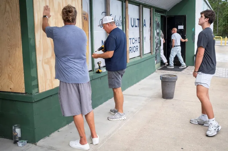 Gulf Coast prepares for landfall as Isaias gains power
