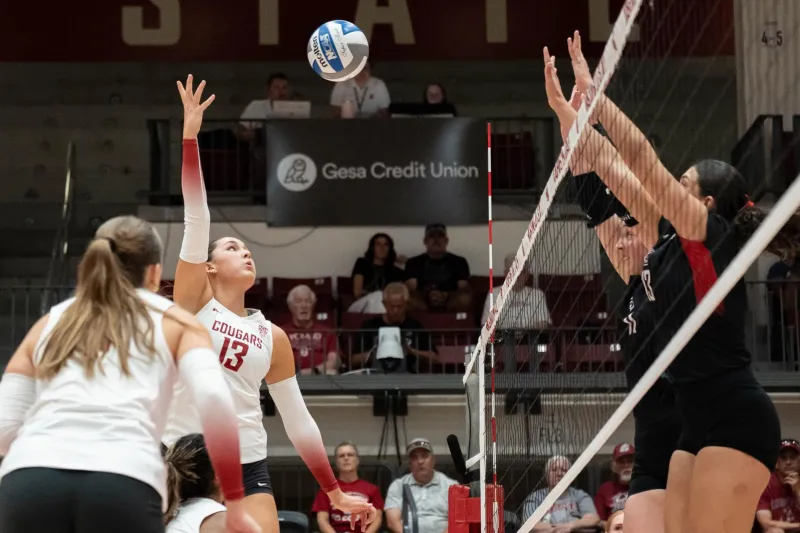 Cougar volleyball drops third straight match