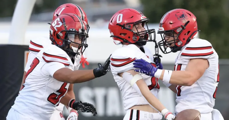 Prep football roundup: East Valley ekes past Othello to stay unbeaten