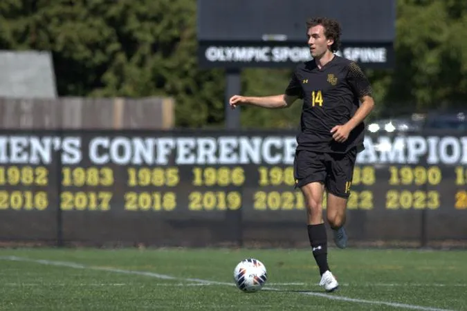 Lutes Strike Late to Top Whitman