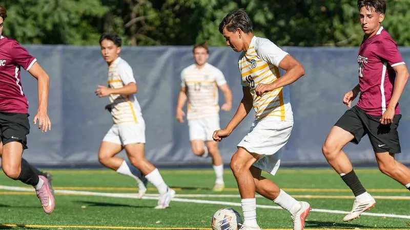 Late goal sinks Whitman in NWC Men's Soccer Showdown