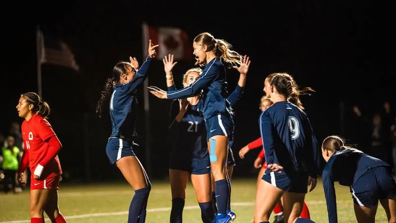 No. 9 Vikings Extend Winning Streak With Win Over SFU