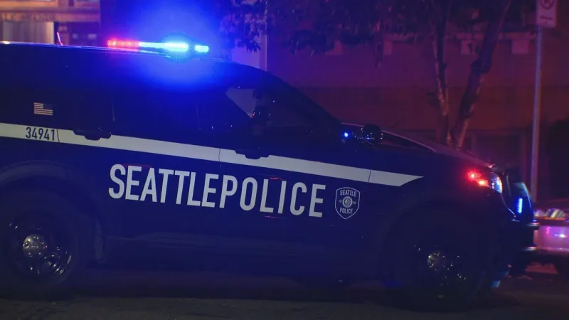 Man shot in stomach in Rainier Avenue South parking lot, no suspect arrested