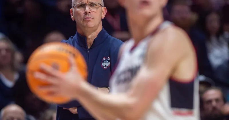Dom Amore: Pushing March Madness metrics aside, it's time for UConn, Syracuse to get back together