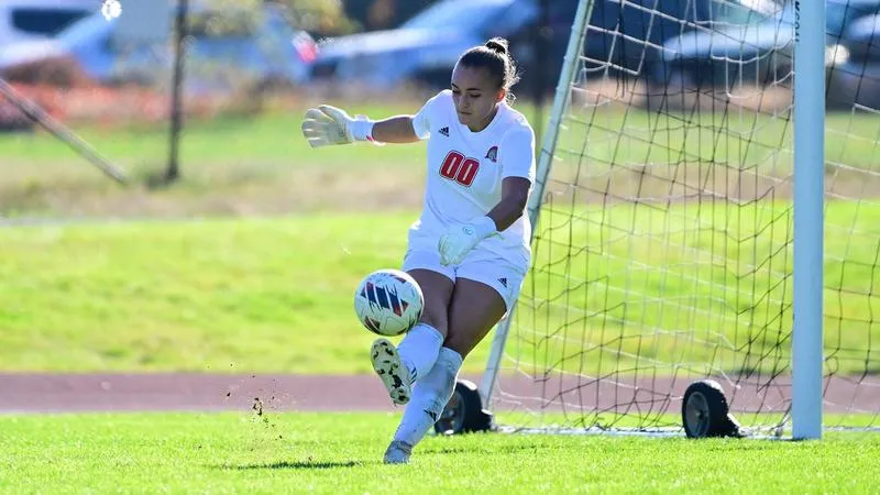 Saints suffer narrow defeat at No. 8 Western Washington