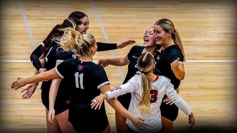 Wildcats Rally Past Nanooks in Five-Set Thriller for Eighth Straight Victory