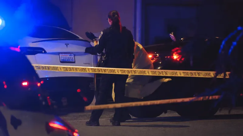 Burien shooting leaves 1 dead, 1 injured; suspects detained